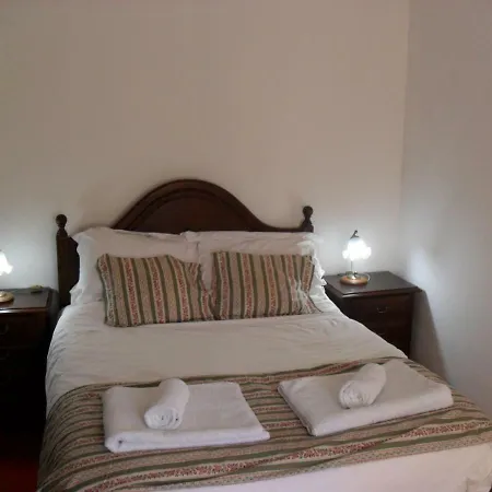 Casa Vale Florido 게스트하우스 Alvorge