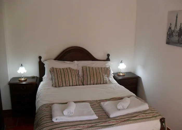 Casa Vale Florido ゲストハウス Alvorge